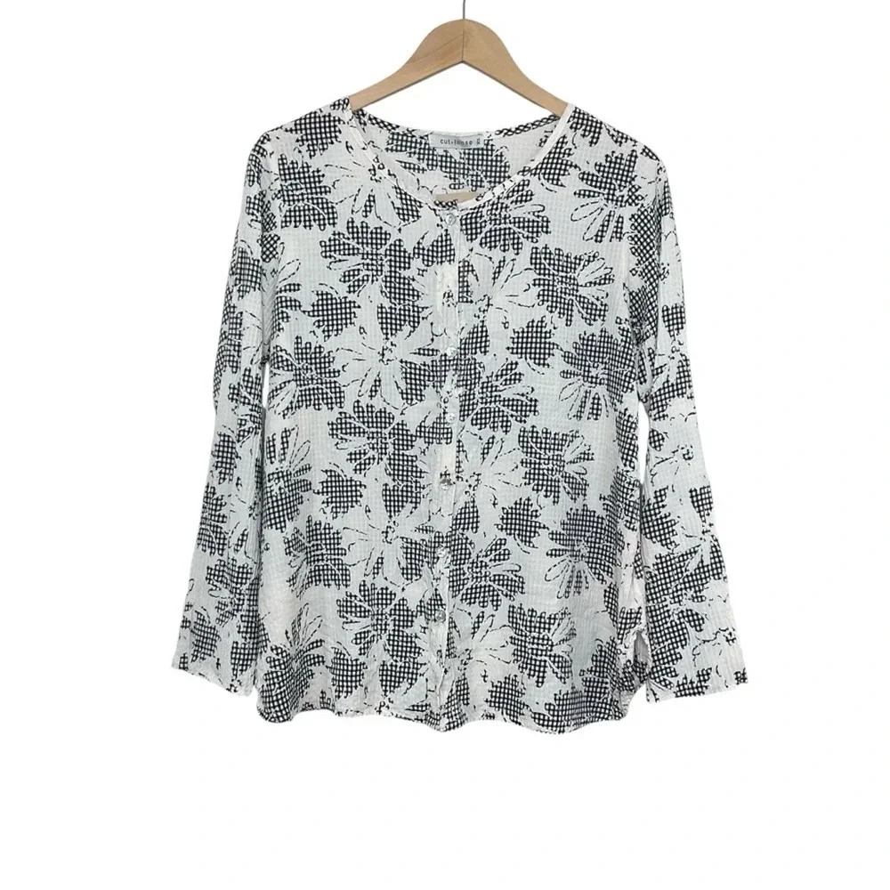 Cut Loose Black And White Floral Button Up Textured Top XS
